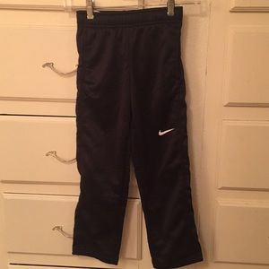 NIKE BLACK THERMA-FIT PANTS YOUTH XS